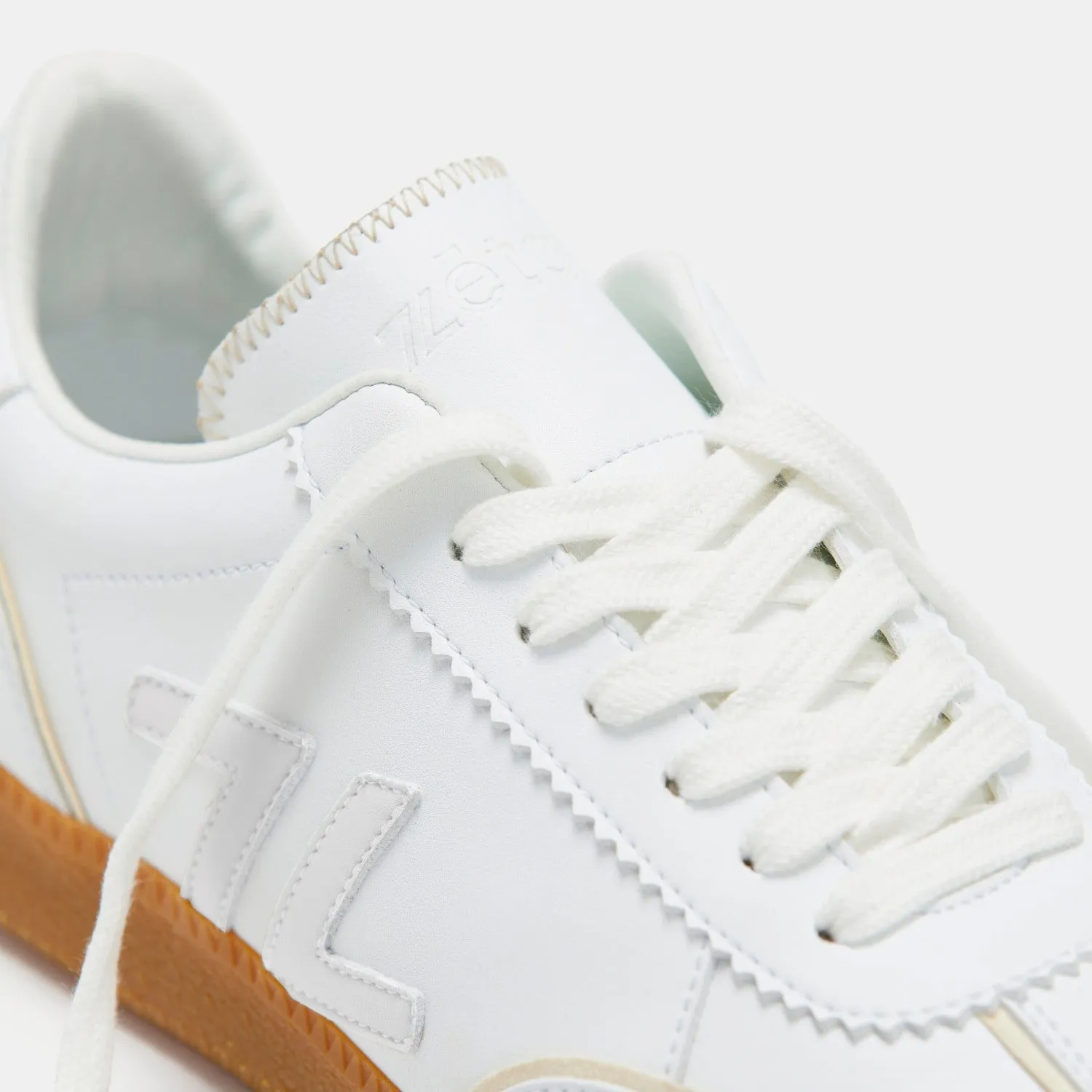 Delta Sneaker White