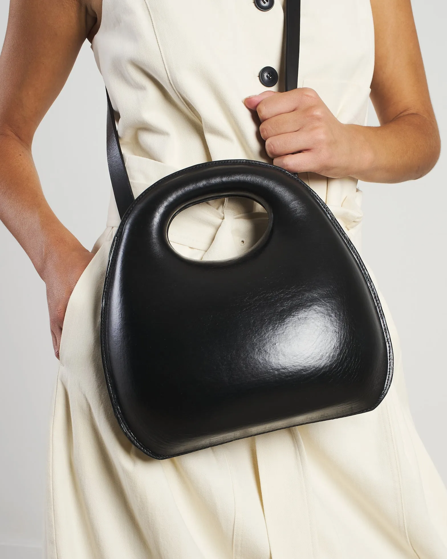 Egg Bag in Black