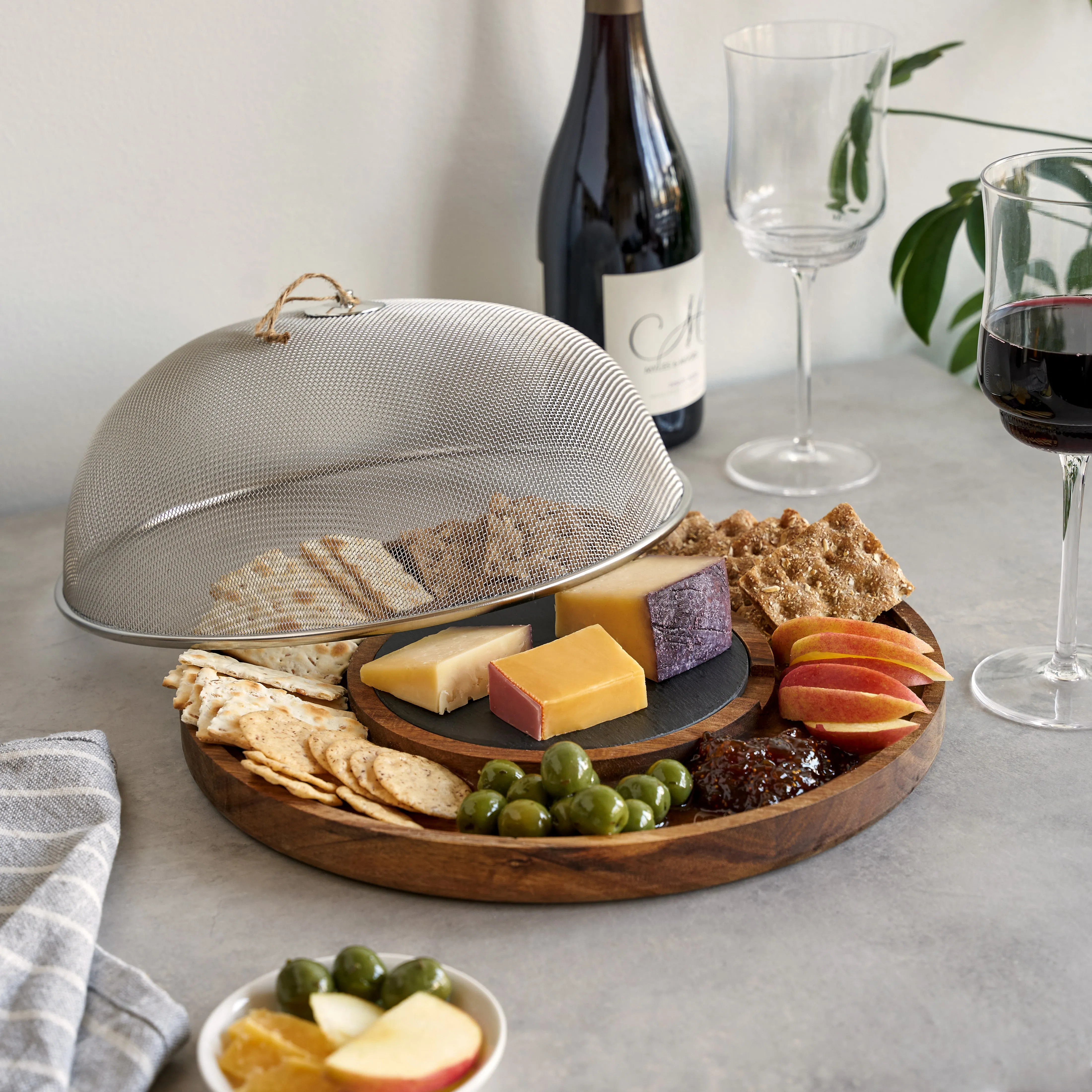 Modern Manor Slate & Acacia Cheese Board with Dome