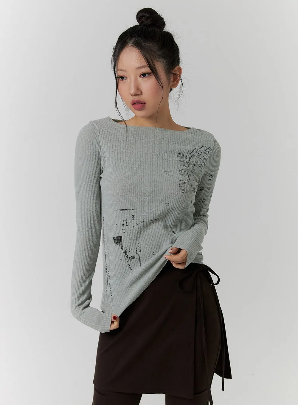 Round Neck Graphic Long Sleeve Top CD319