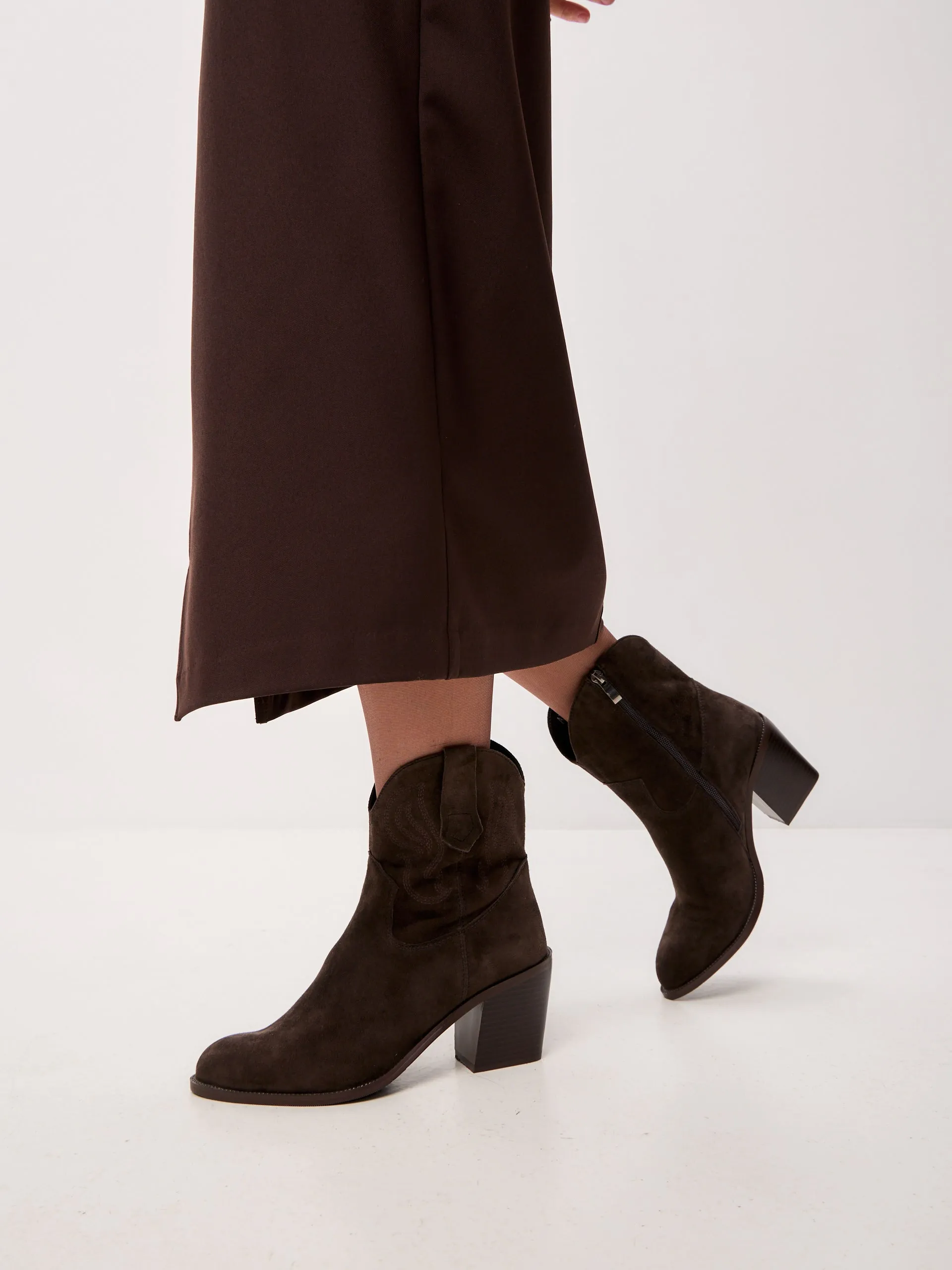 Stylish Brown Suede Ankle Boots - Brown