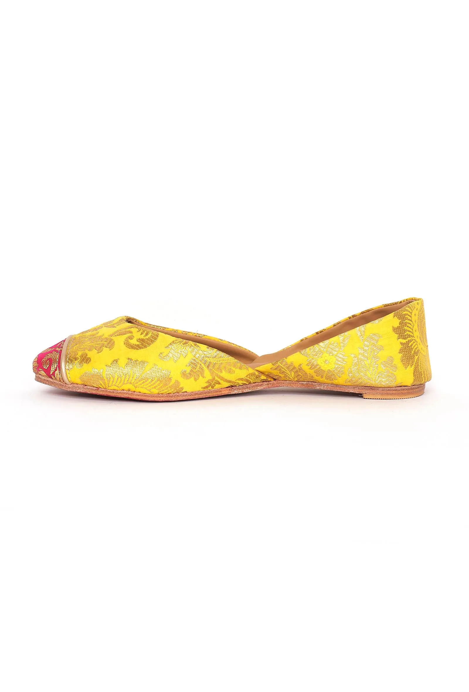 Tuscan Yellow with Pink Brocade Juttis