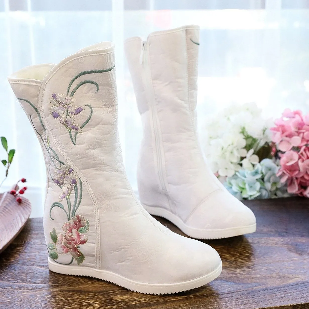 Women winter fashion embroidered flower faux fur mid calf boots