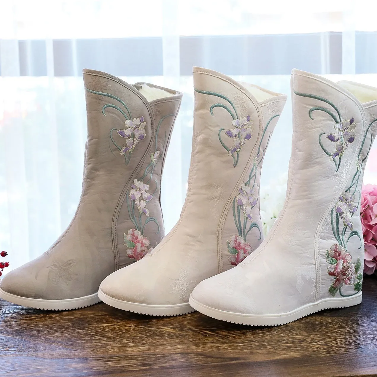 Women winter fashion embroidered flower faux fur mid calf boots