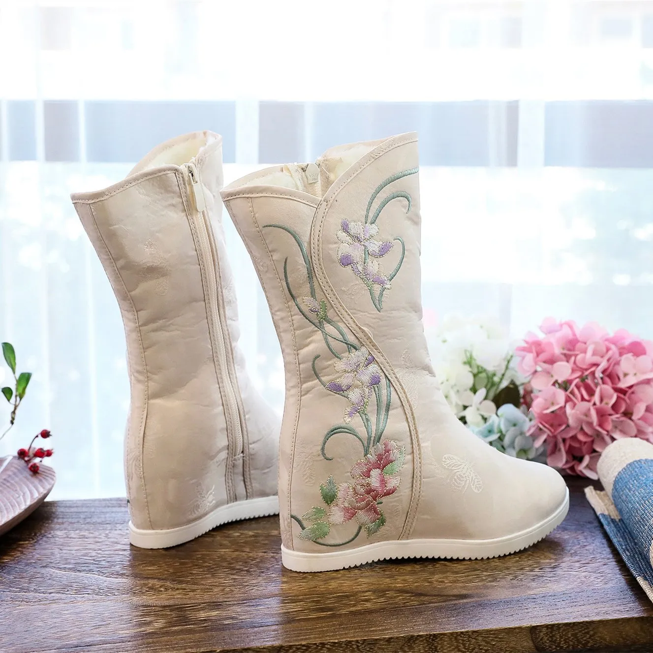 Women winter fashion embroidered flower faux fur mid calf boots