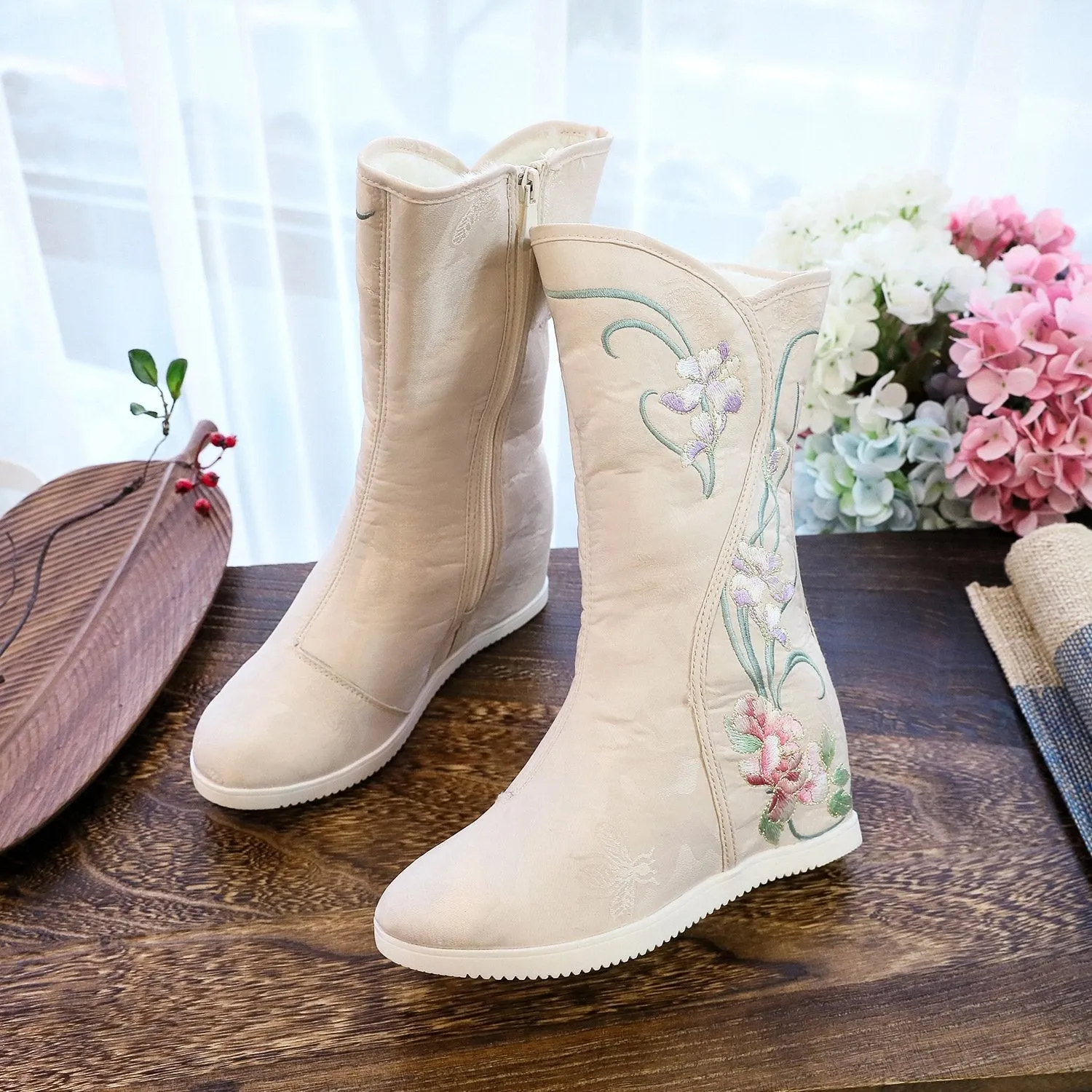 Women winter fashion embroidered flower faux fur mid calf boots